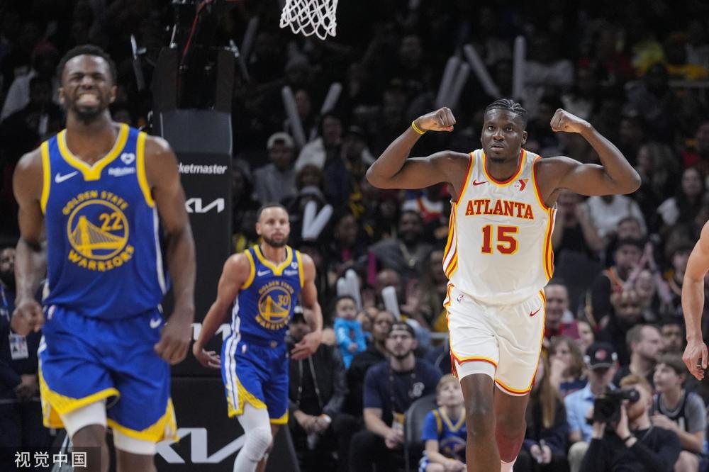 曼联刚刚与 曼联刚刚与